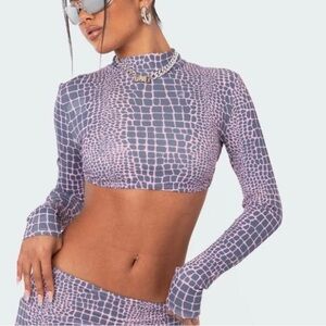 Edikted Cropped Long Sleeve Top - Pink and White